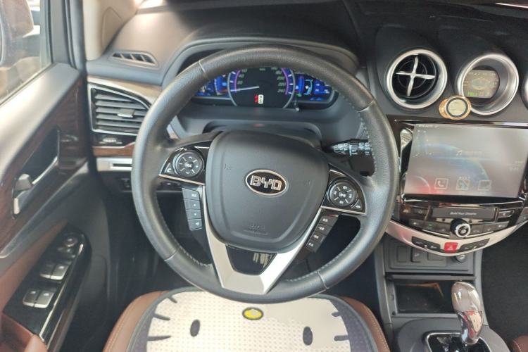 Used BYD S7 2015 2.0T Upgraded Automatic Luxury Version Steering Wheel