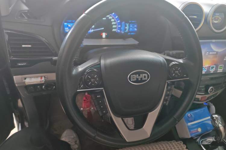 Used BYD S7 2015 2.0T Upgraded Automatic Luxury Version Steering Wheel