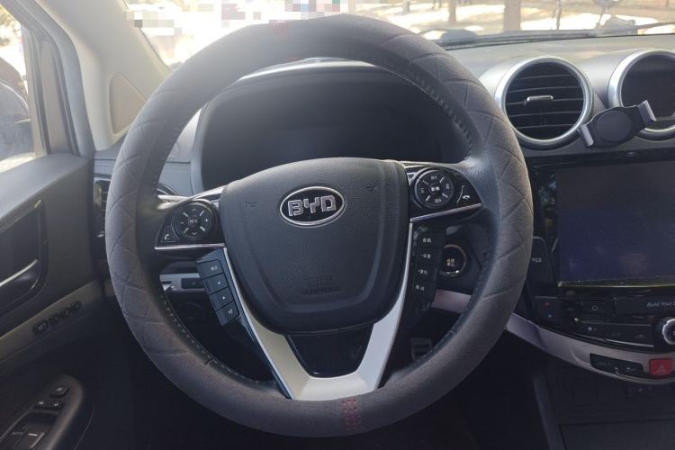 Used BYD S7 2015 2.0T Automatic Flagship Edition Steering Wheel