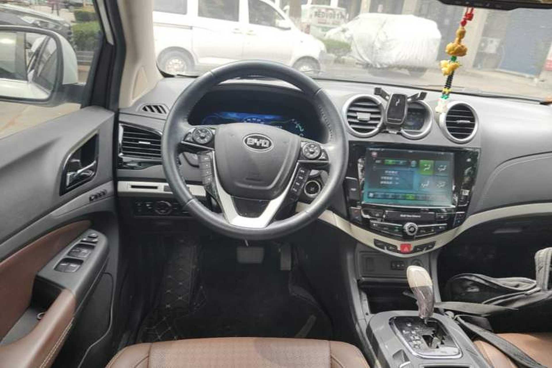 Used BYD S7 2015 2.0T Upgraded Automatic Flagship Version Steering Wheel