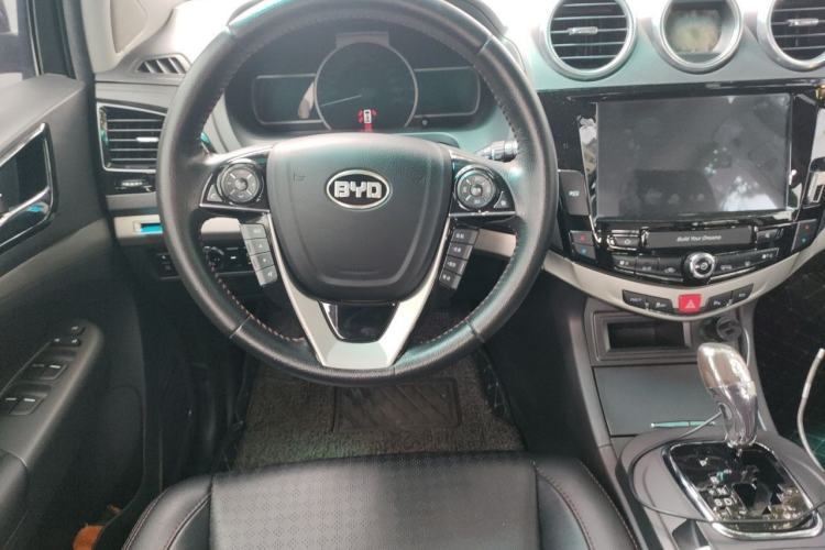 Used BYD S7 2015 2.0T Automatic Prestige Model Steering Wheel