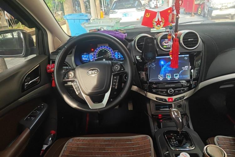 Used BYD S7 2015 2.0T Upgraded Automatic Luxury Version Steering Wheel