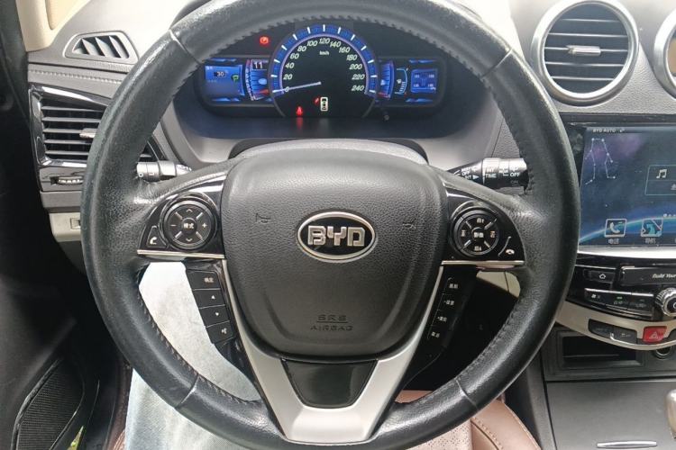 Used BYD S7 2015 2.0T Upgraded Automatic Luxury Version Steering Wheel