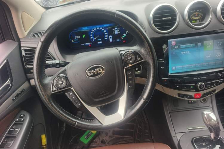 Used BYD S7 2015 2.0T Upgraded Automatic Flagship Version Steering Wheel