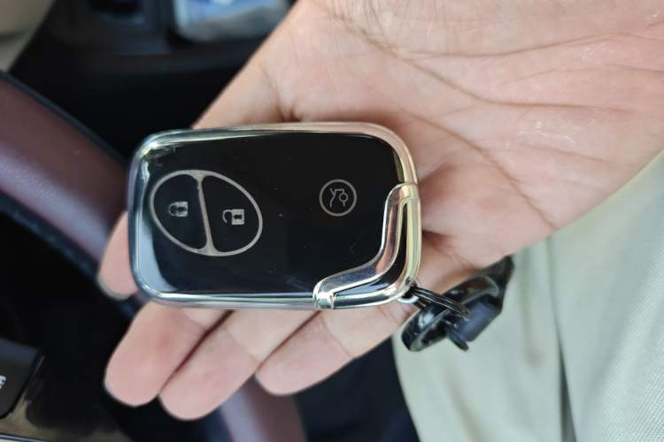 Used BYD S7 2015 2.0T Upgraded Automatic Luxury Version Vehicle Key