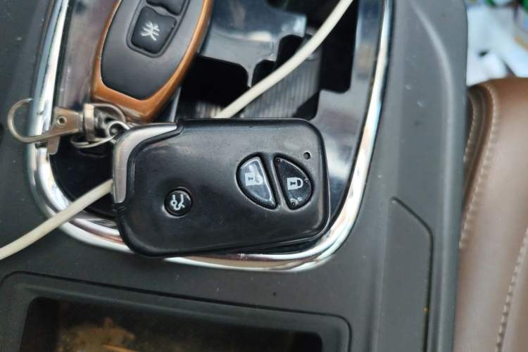 Used BYD S7 2015 2.0T Upgraded Automatic Luxury Version Vehicle Key