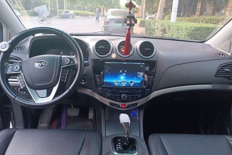 Used BYD S7 2015 2.0T Automatic Flagship Edition Center Console