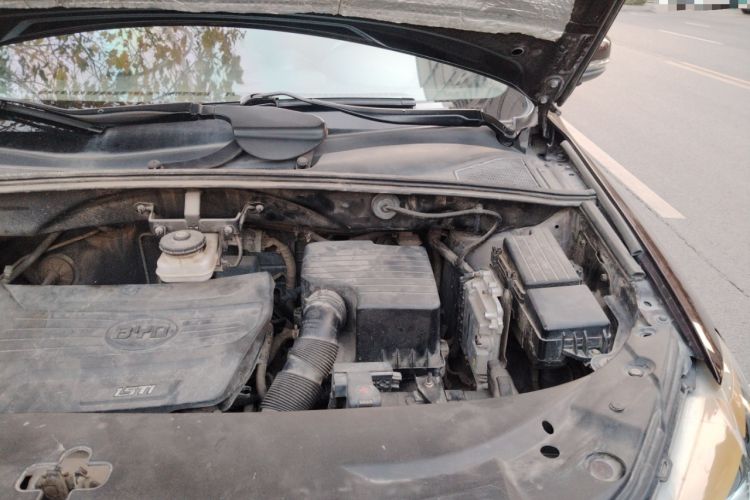 Used BYD S7 2015 1.5T Manual Luxury Model Engine Bay Left