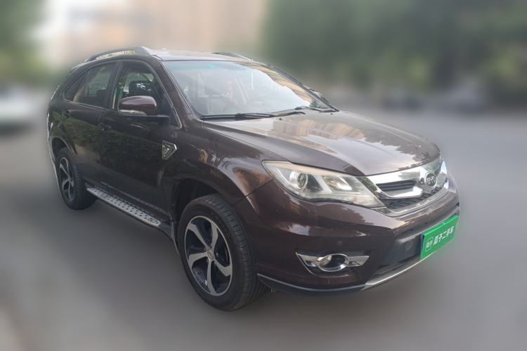 Used BYD S7 2015 2.0T Automatic Flagship Edition Front Right 45 Deg