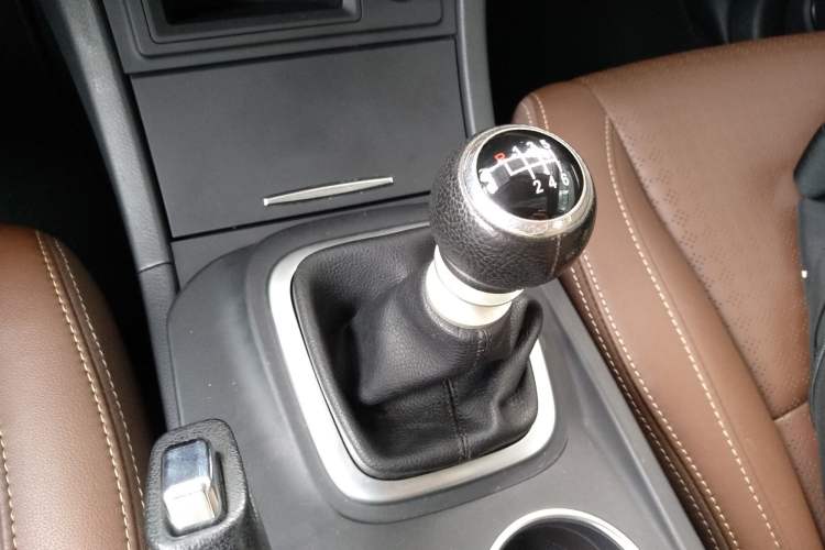 Used BYD S7 2015 1.5T Manual Luxury Model Gear Lever
