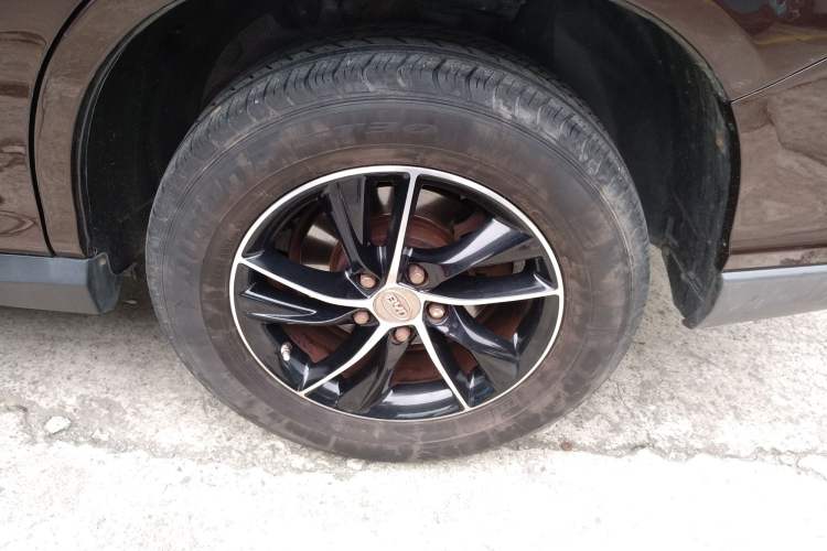 Used BYD S7 2015 1.5T Manual Luxury Model Left Rear Wheel Hub