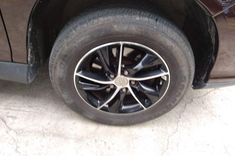 Used BYD S7 2015 1.5T Manual Luxury Model Right Front Wheel Hub