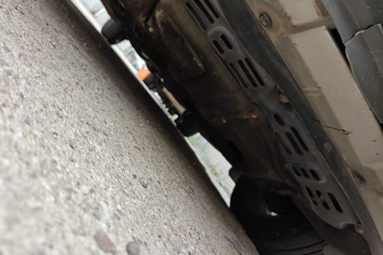 Used BYD S7 2015 2.0T Upgraded Automatic Luxury Version Chassis Front