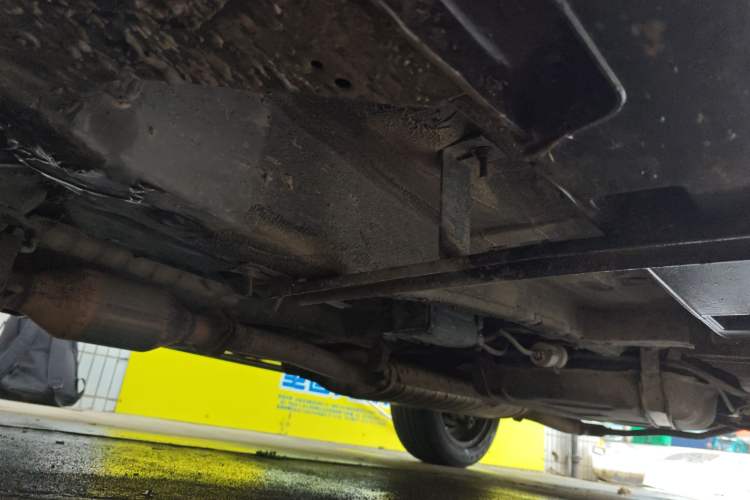 Used BYD S7 2015 2.0T Automatic Prestige Model Chassis Front Left