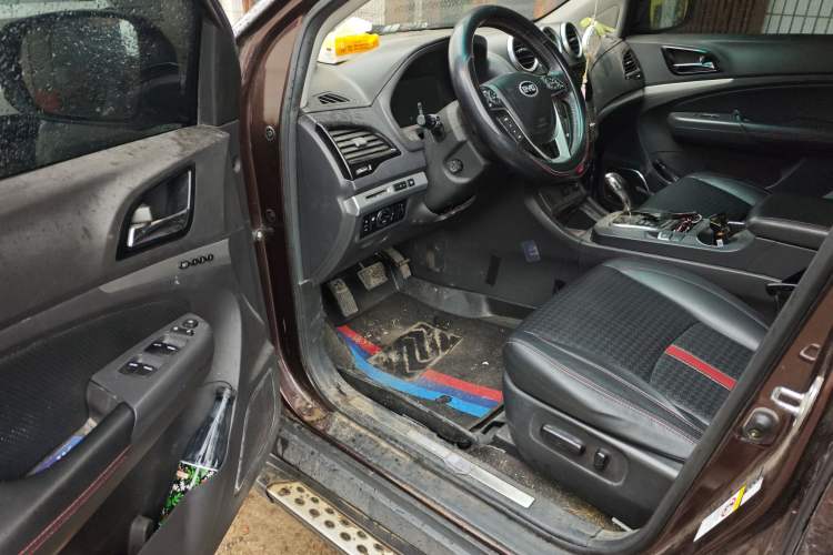 Used BYD S7 2015 2.0T Automatic Prestige Model Driver Seat