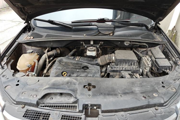 Used BYD S7 2015 2.0T Upgraded Automatic Luxury Version Engine Bay