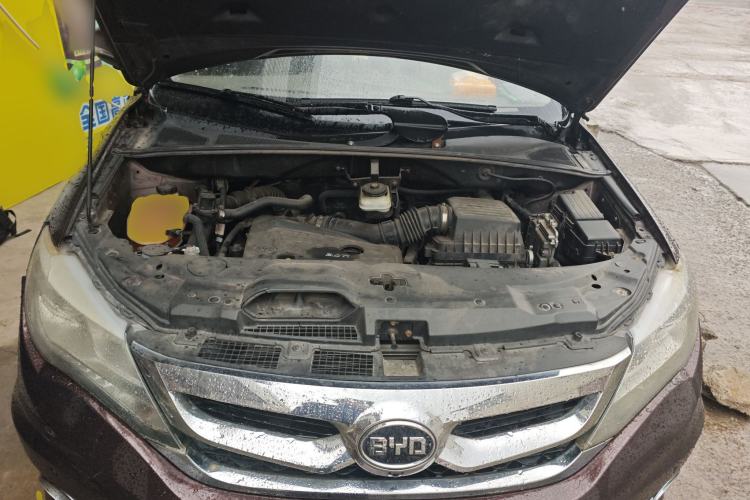Used BYD S7 2015 2.0T Automatic Prestige Model Engine Bay