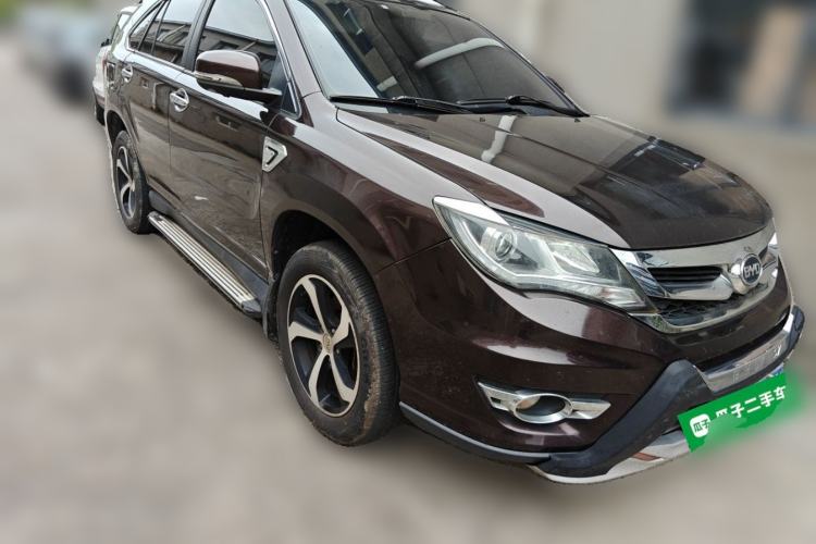 Used BYD S7 2015 2.0T Upgraded Automatic Luxury Version Front Right 45 Deg