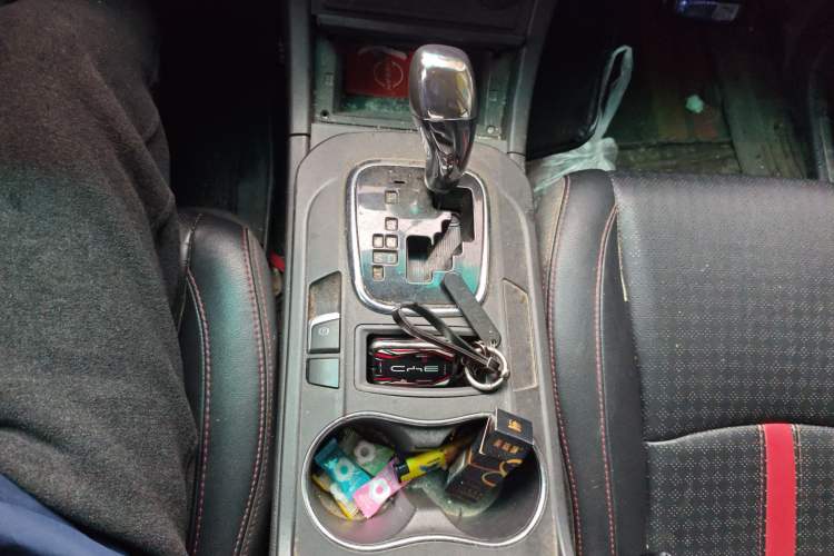 Used BYD S7 2015 2.0T Automatic Prestige Model Gear Lever