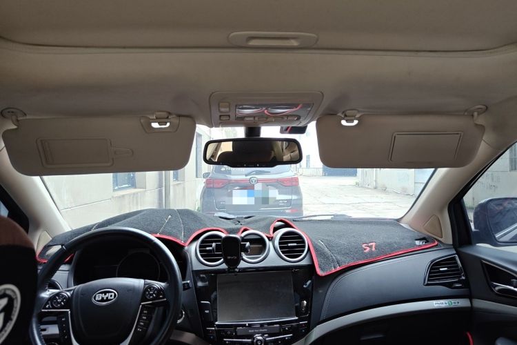 Used BYD S7 2015 2.0T Upgraded Automatic Luxury Version Headliner