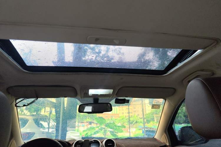 Used BYD S7 2015 1.5T Manual Luxury Model Headliner