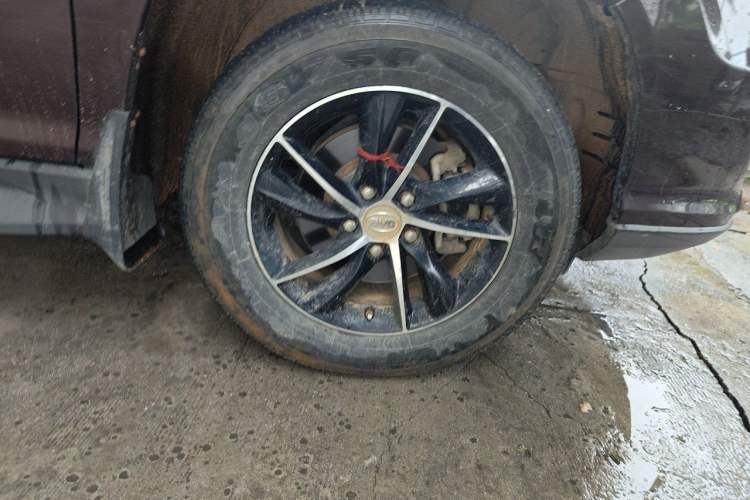 Used BYD S7 2015 1.5T Manual Luxury Model Right Front Wheel Hub