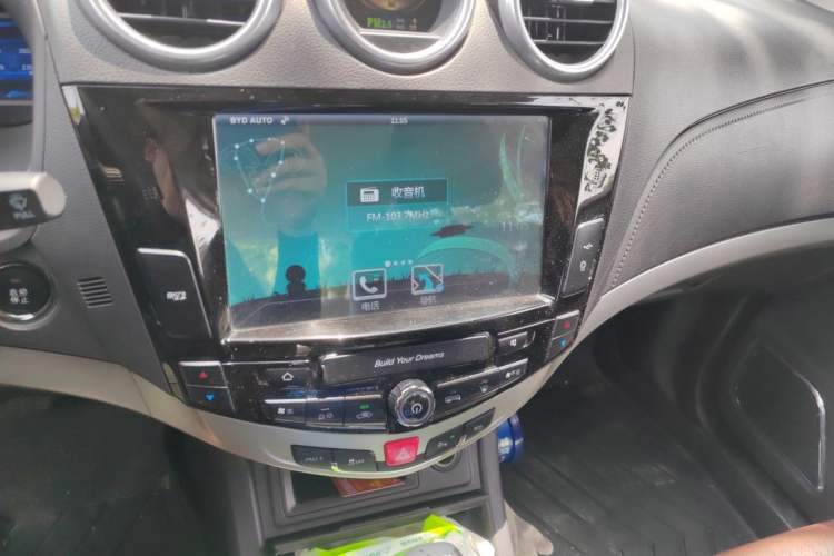 Used BYD S7 2015 2.0T Upgraded Automatic Luxury Version Audio And AC Panel
