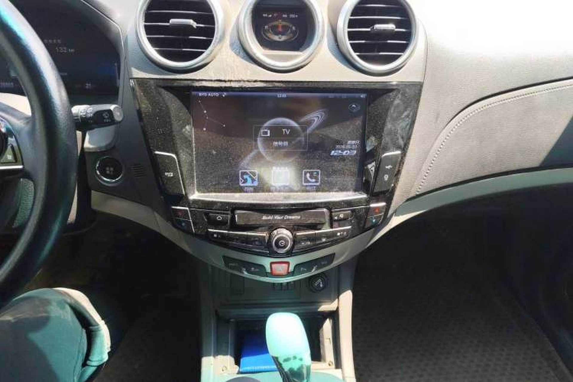 Used BYD S7 2015 2.0T Automatic Flagship Edition Audio And AC Panel