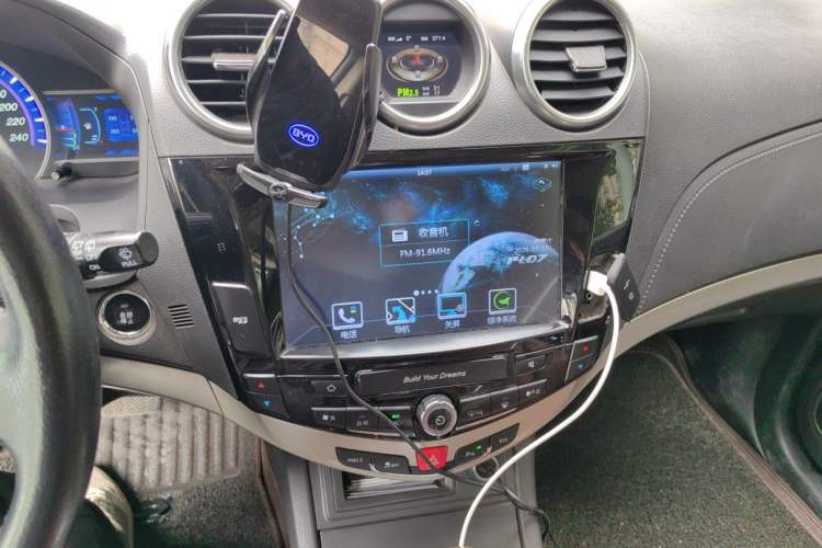 Used BYD S7 2015 2.0T Upgraded Automatic Luxury Version Audio And AC Panel