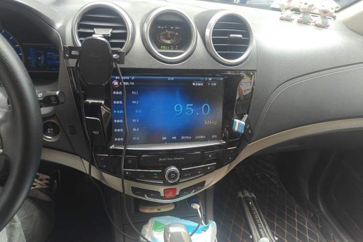 Used BYD S7 2015 2.0T Upgraded Automatic Luxury Version Audio And AC Panel