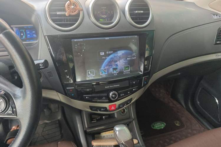 Used BYD S7 2015 2.0T Automatic Prestige Model Audio And AC Panel