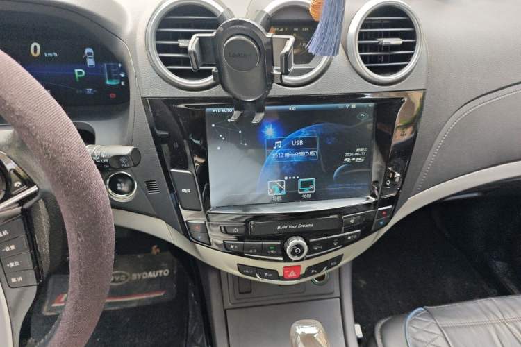 Used BYD S7 2015 2.0T Upgraded Automatic Flagship Version Audio And AC Panel