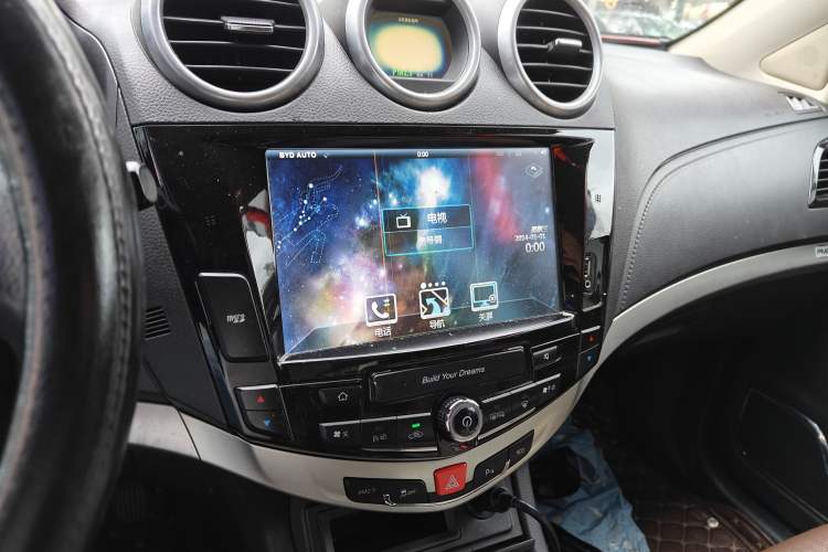 Used BYD S7 2015 2.0T Automatic Luxury Model Audio And AC Panel