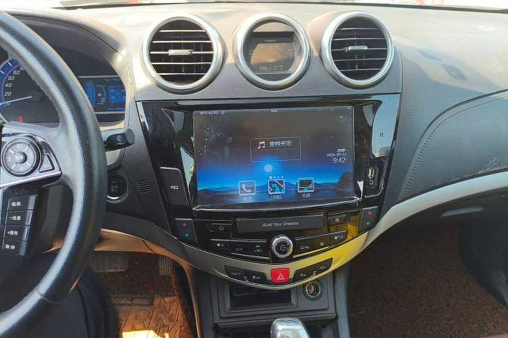 Used BYD S7 2015 2.0T Upgraded Automatic Luxury Version Audio And AC Panel