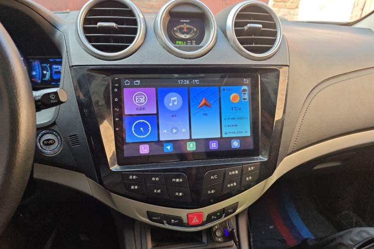 Used BYD S7 2015 2.0T Upgraded Automatic Luxury Version Audio And AC Panel