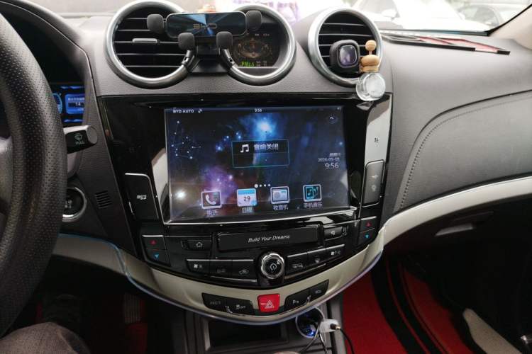 Used BYD S7 2015 2.0T Upgraded Automatic Luxury Version Audio And AC Panel