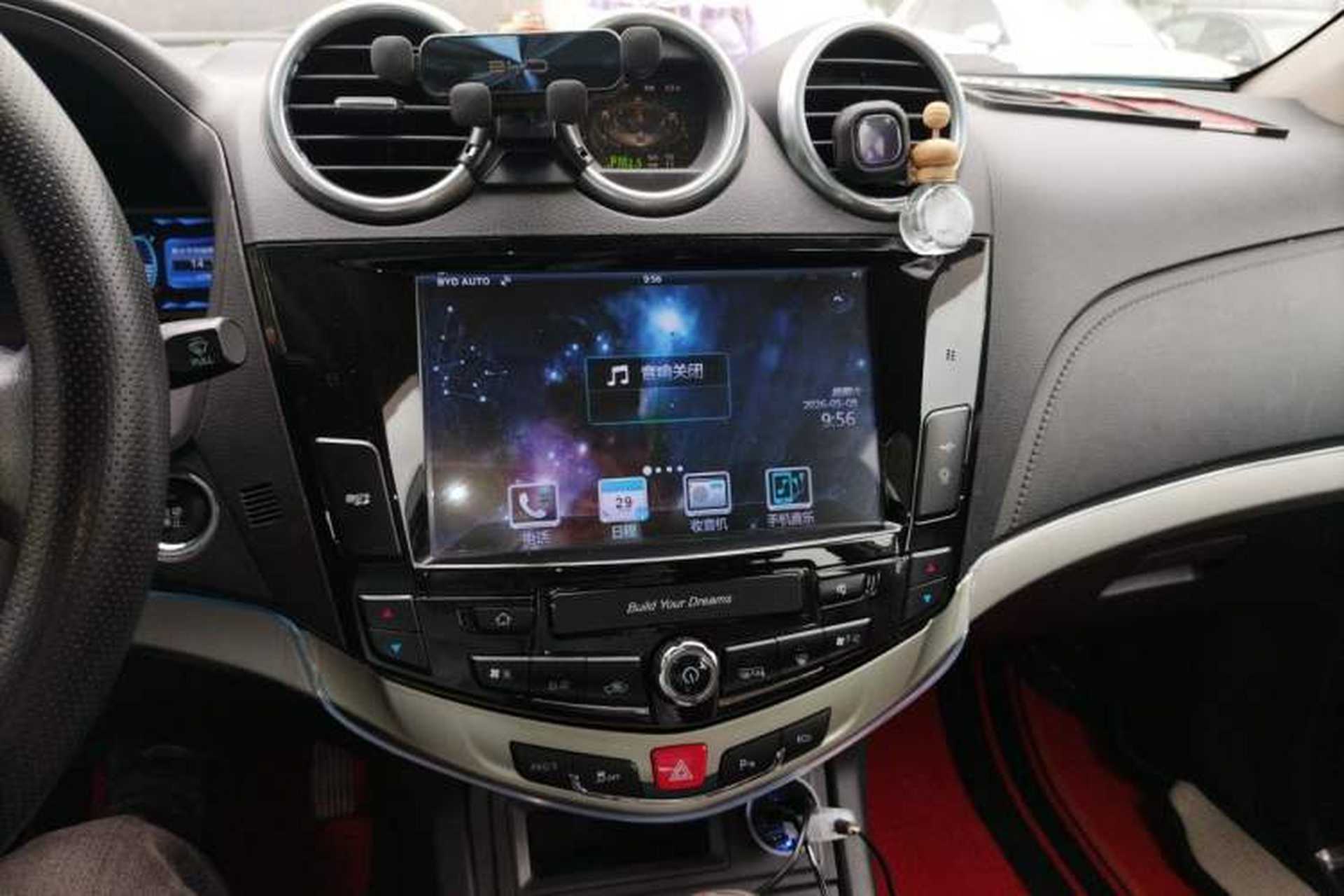 Used BYD S7 2015 2.0T Upgraded Automatic Luxury Version Audio And AC Panel