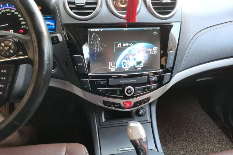 Used BYD S7 2015 2.0T Upgraded Automatic Luxury Version Audio And AC Panel