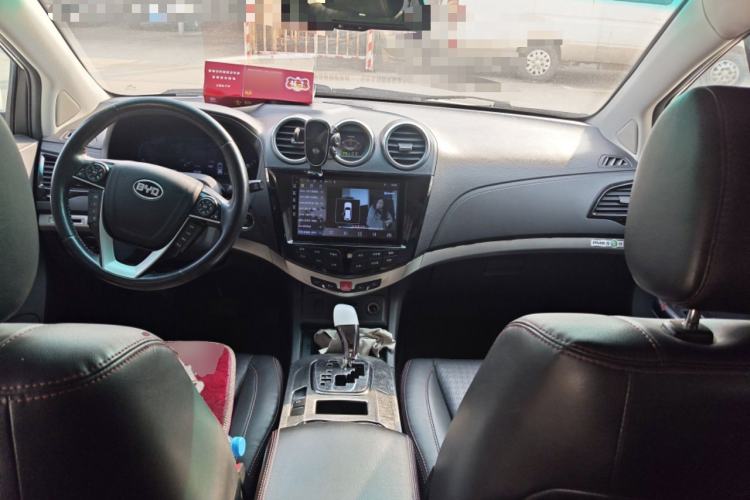 Used BYD S7 2015 2.0T Automatic Flagship Edition Center Console