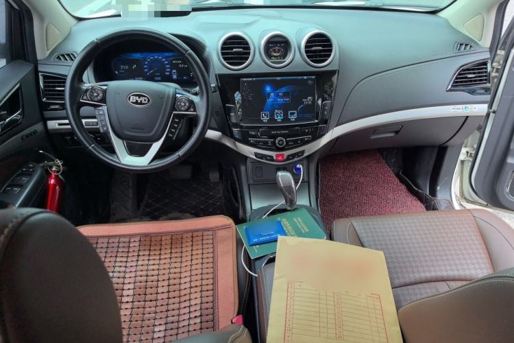 Used BYD S7 2015 2.0T Upgraded Automatic Flagship Version Center Console