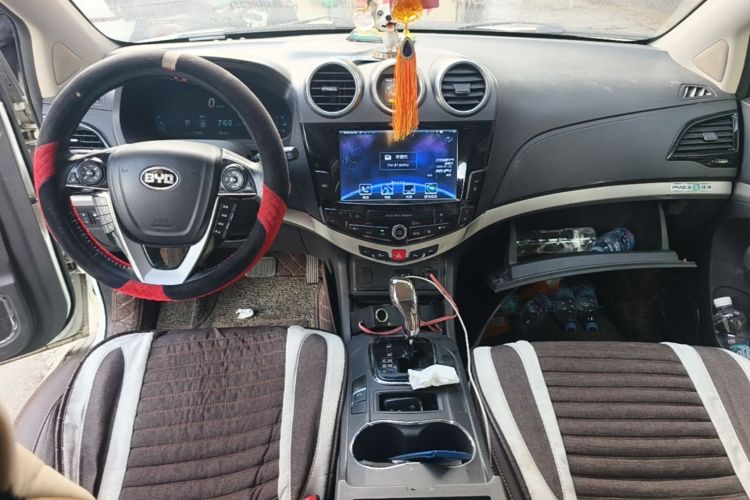 Used BYD S7 2015 2.0T Upgraded Automatic Flagship Version Center Console