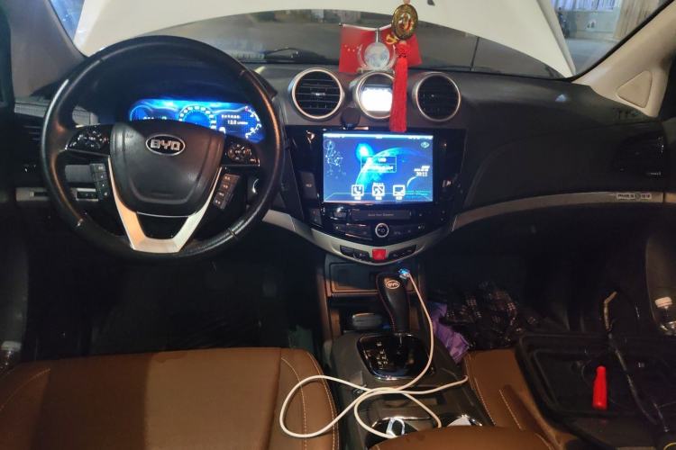 Used BYD S7 2015 2.0T Automatic Flagship Edition Center Console