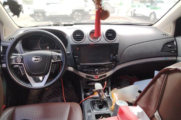 Used BYD S7 2015 2.0T Upgraded Automatic Luxury Version Center Console
