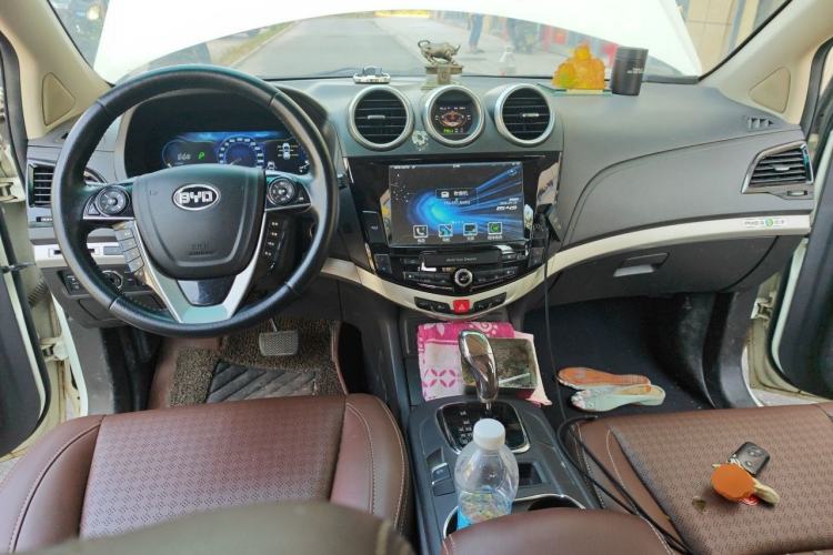 Used BYD S7 2015 2.0T Upgraded Automatic Flagship Version Center Console