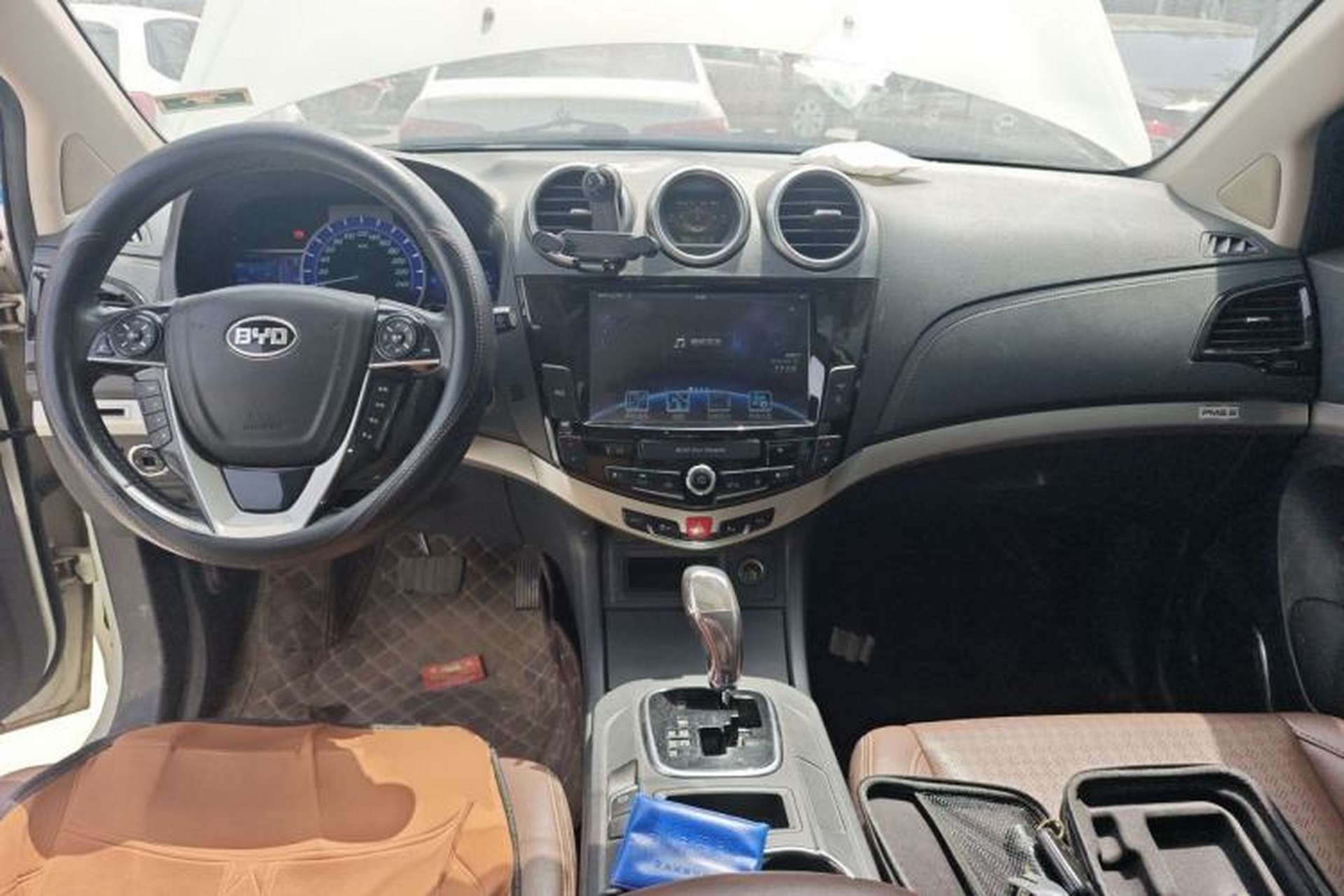 Used BYD S7 2015 2.0T Upgraded Automatic Luxury Version Center Console