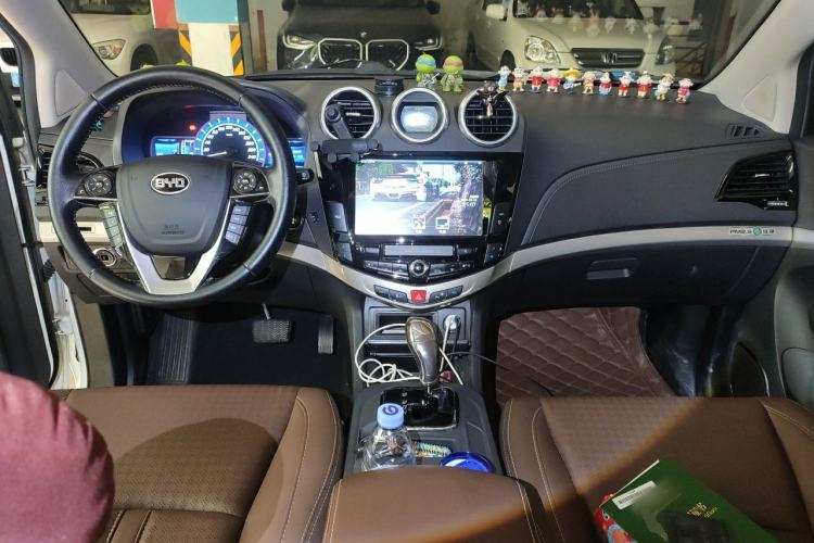 Used BYD S7 2015 2.0T Upgraded Automatic Luxury Version Center Console