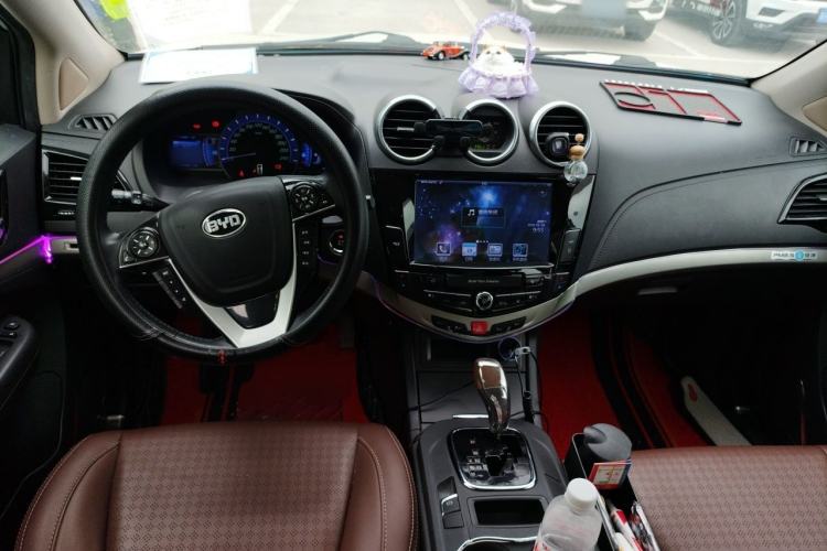 Used BYD S7 2015 2.0T Upgraded Automatic Luxury Version Center Console
