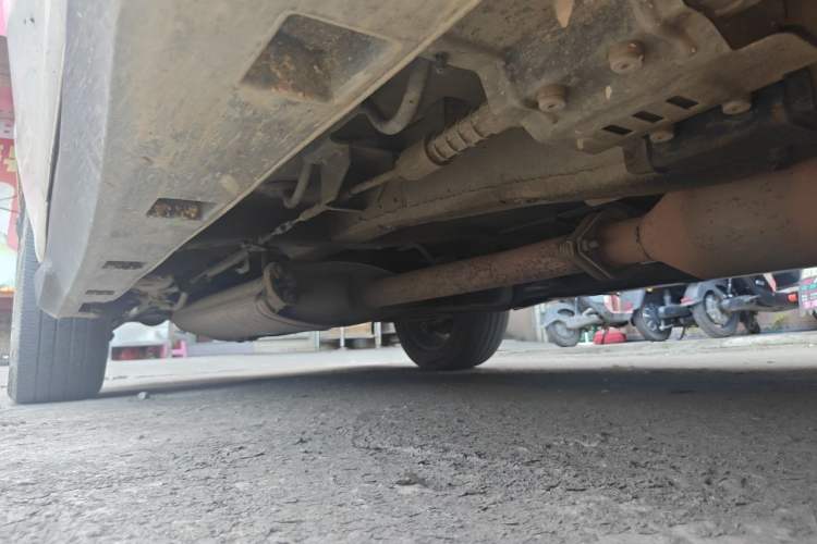 Used BYD S7 2015 2.0T Automatic Prestige Model Chassis Front Right