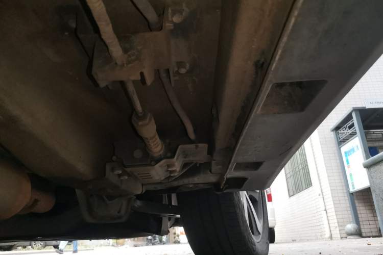 Used BYD S7 2015 2.0T Automatic Prestige Model Chassis Front Right