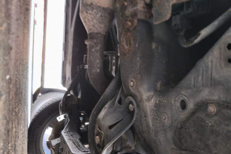 Used BYD S7 2015 2.0T Automatic Prestige Model Chassis Front Right